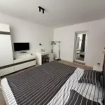 Apartment Manolovi *